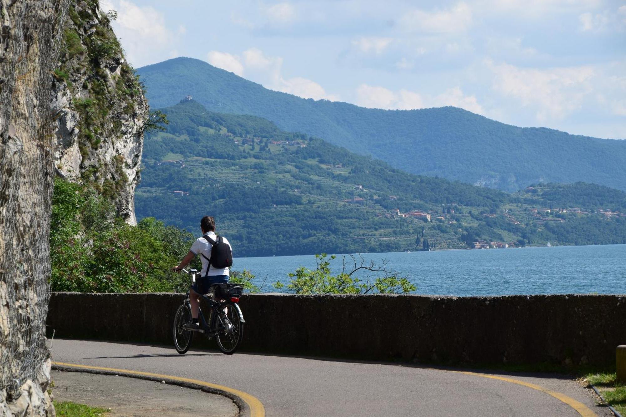 Angelo&Mari Mountain Lake Iseo Hospitality Marone Buitenkant foto
